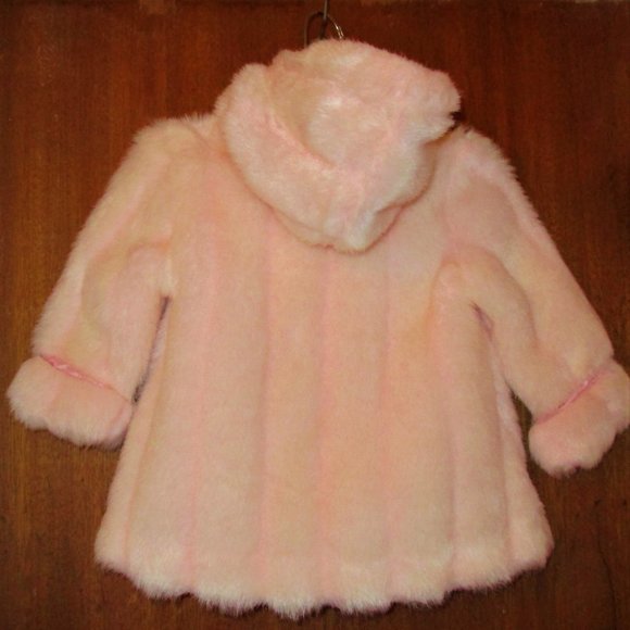 ToddlerGirls Cute Hooded Pink Fur Coat Size Small KC Collections Made in USA NEW - Picture 4 of 4